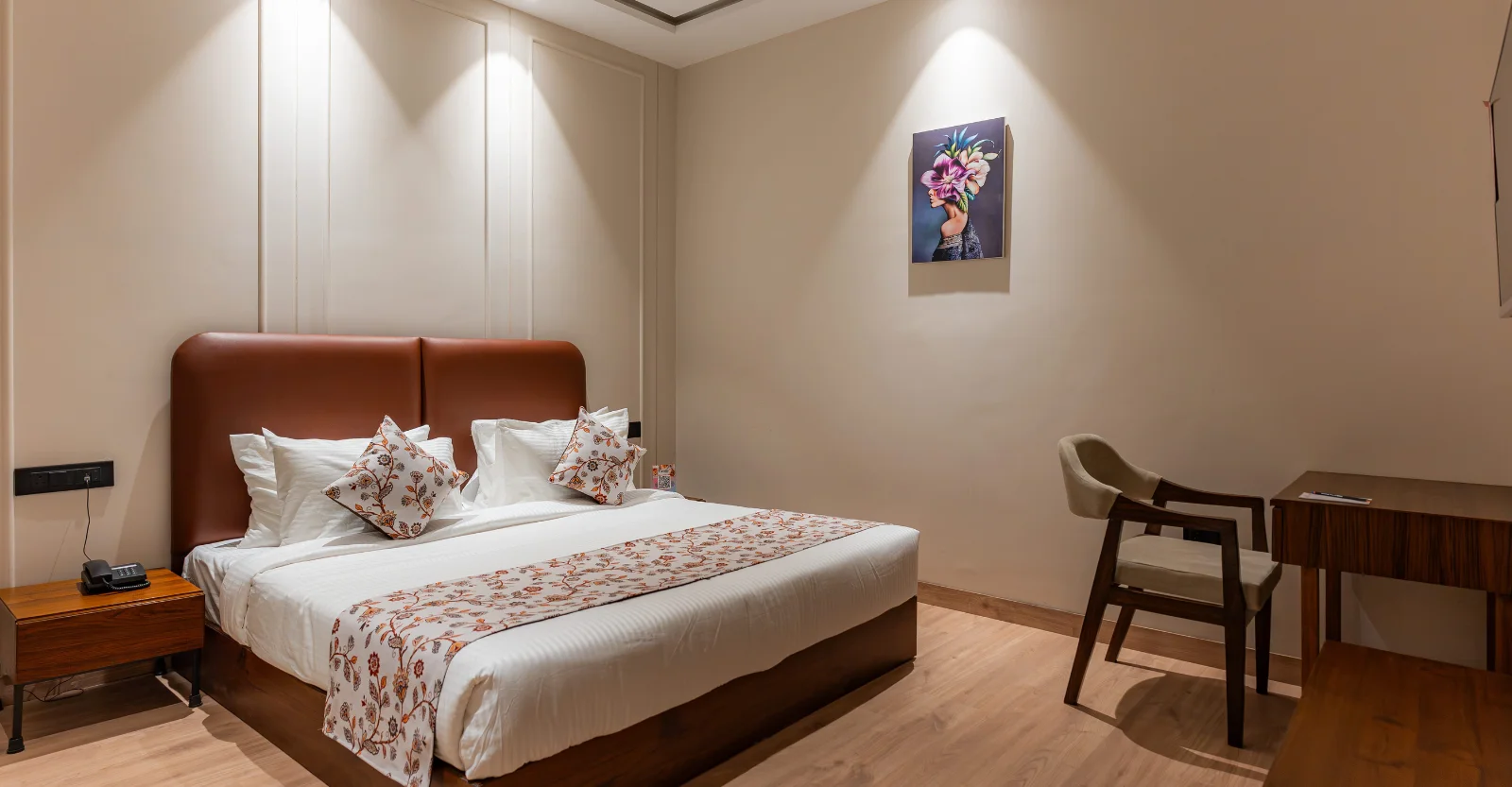 Luxury hotel room at Hotel City Klyde Inn in Amritsar