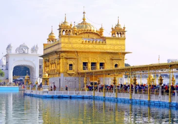 Golden Temple in Amritsar near Hotel City Klyde Inn
